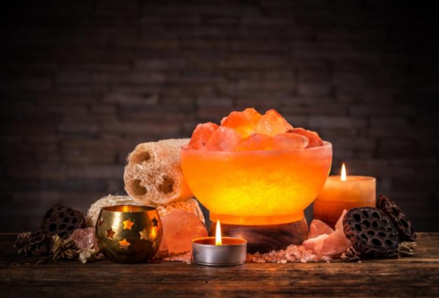 LÁMPARA DE SAL DEL HIMALAYA TAZA CON PIEDRAS